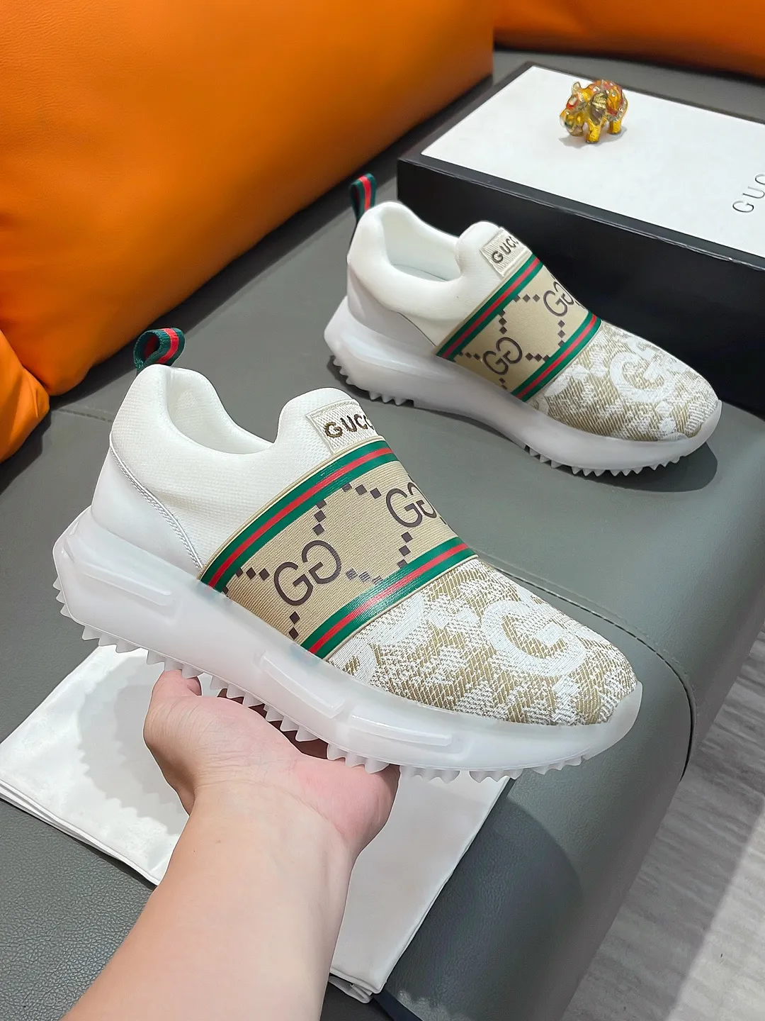 Men's shoes GUCCI "Gucci" P440 Regular size: 38-44 (casual shoes) Product materials: Selected cowhide upper, soft sheepskin feet; original factory special outsole.